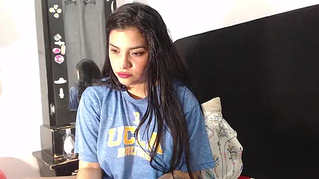 Snapshot of lolaa_staars chatting on December 21, 2:52 am lolaa staars online show from December 21, 2:52 am