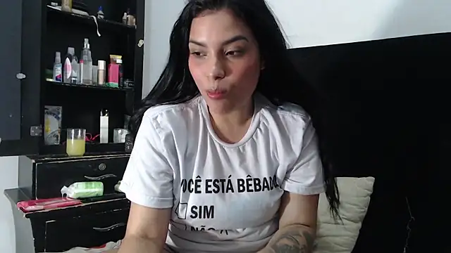 Snapshot of lolaa_staars chatting on December 22, 9:42 pm lolaa staars online show from December 22, 9:42 pm