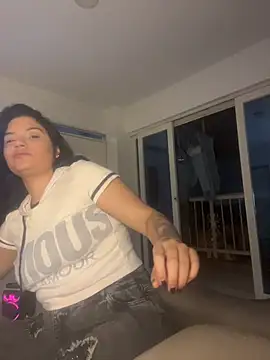 lolaa staars online show from October 10, 6:23 am