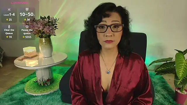 Elliee  online show from March 11, 12:17 pm