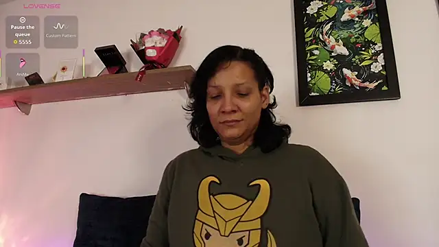 Elliee  online show from May 9, 2:44 pm