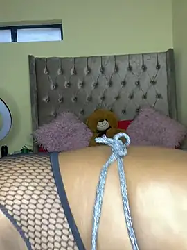 Snapshot of DarkBerry87 chatting on February 10, 4:47 pm DarkBerry87 online show from February 10, 4:47 pm