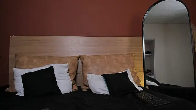 luna willians online show from February 25, 1:32 pm