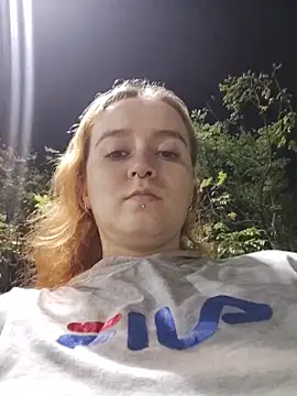 Snapshot of Nanna_and_Balder chatting on April 4, 2:43 am Nanna and Balder online show from April 4, 2:43 am