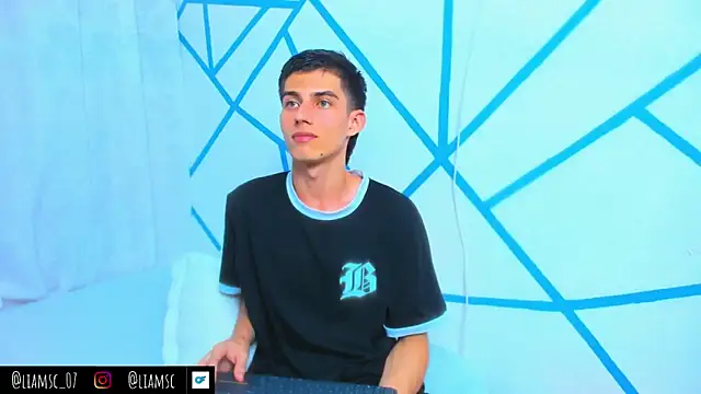 liam scott77 online show from October 6, 1:58 am