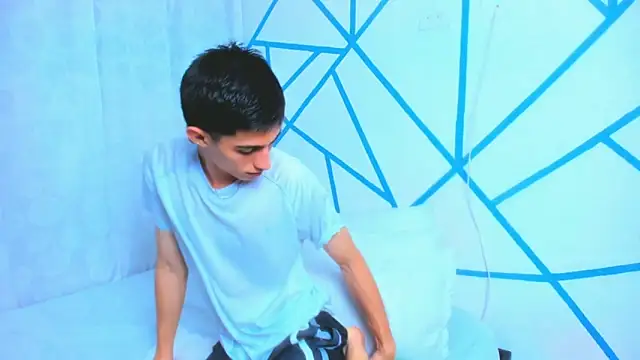 liam scott77 online show from November 5, 1:49 am