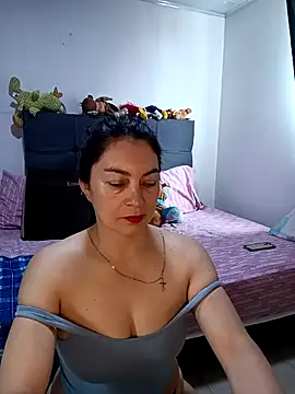 renata hot1 online show from October 3, 3:09 pm