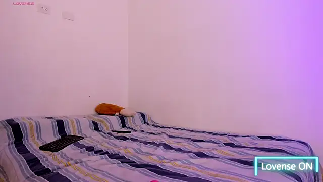 Apriilpeach  online show from January 16, 11:48 pm