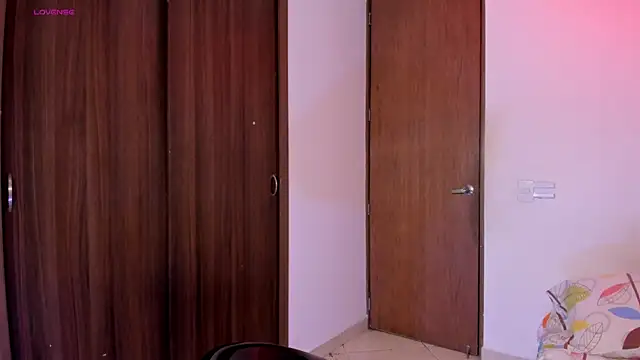 Snapshot of Apriilpeach_ chatting on February 14, 5:10 pm Apriilpeach online show from February 14, 5:10 pm