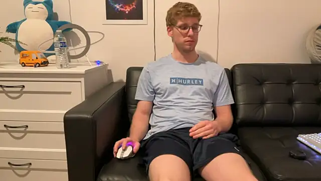 BlueEyedTallGuy94 online show from December 14, 5:07 am