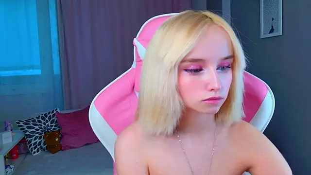 b4by LoL1 online show from March 17, 1:25 pm