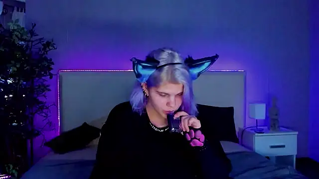 JoannLowe online show from December 3, 9:12 pm