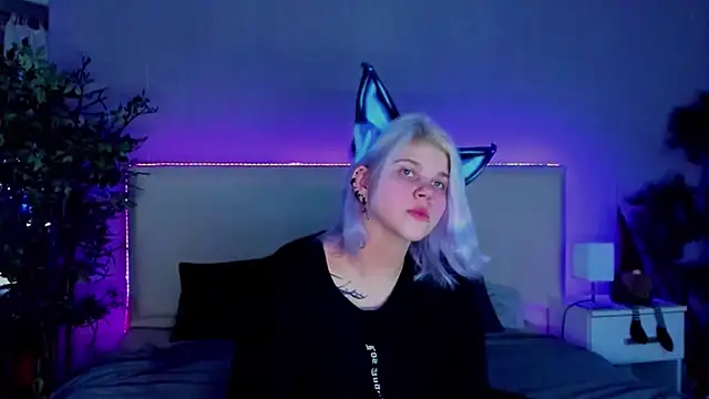 JoannLowe online show from December 15, 8:58 pm