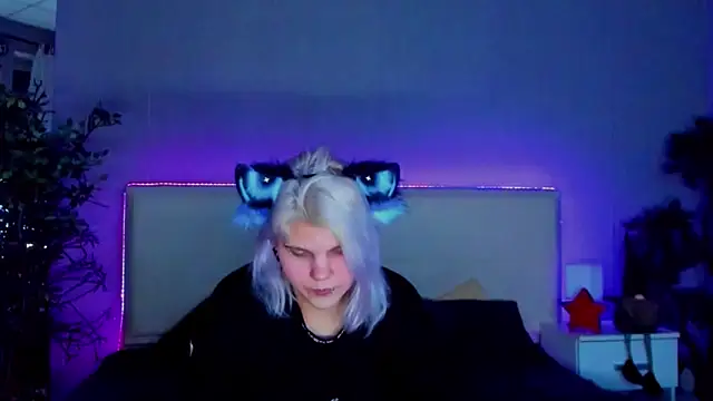 JoannLowe online show from January 11, 8:43 pm