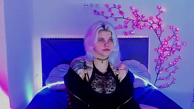 JoannLowe online show from May 14, 7:31 pm