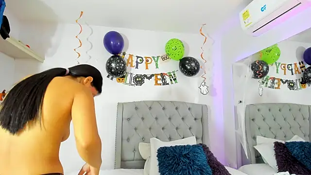 TianaReedd online show from October 30, 12:28 pm