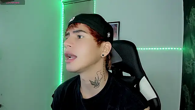 Tayson Rivers online show from April 2, 2:20 am