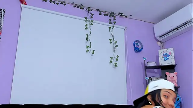 sara mendez2 online show from January 8, 5:27 am