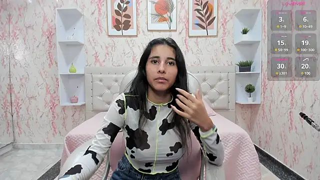 VICTORIA HOUSTON online show from December 2, 3:26 am