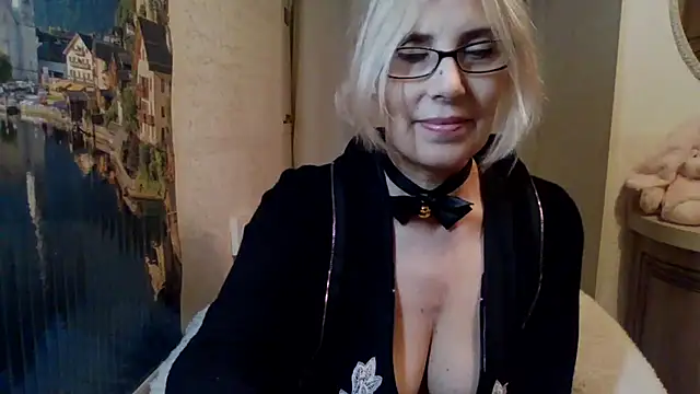 sweet raspberry online show from January 12, 3:25 pm