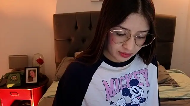 Snapshot of Emma_Lombardi chatting on October 18, 11:55 am Emma Lombardi online show from October 18, 11:55 am