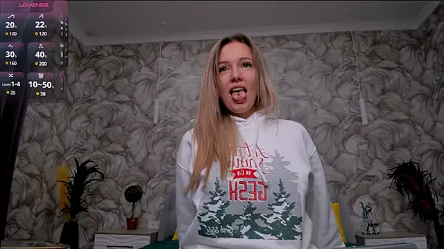 foxy blond online show from February 24, 3:33 am