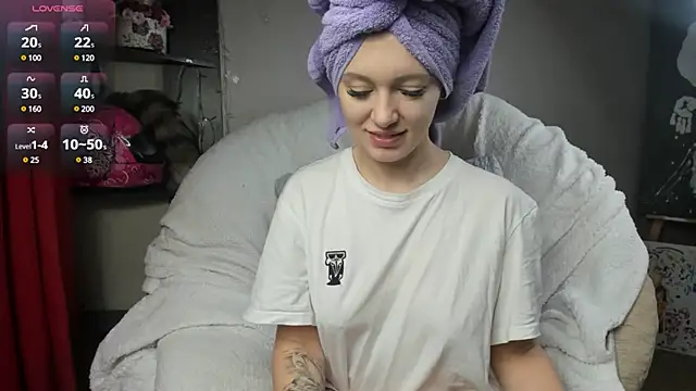 foxy blond online show from February 25, 3:42 am