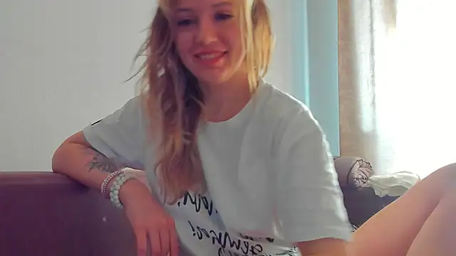 foxy blond online show from April 30, 12:50 am