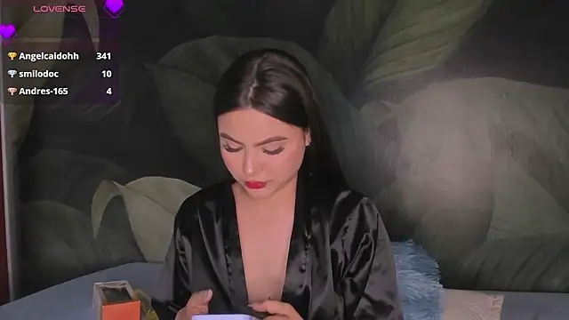 Snapshot of Bella_Manson_ chatting on February 2, 2:17 am Bella Manson online show from February 2, 2:17 am
