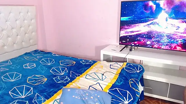 DannaDocell online show from February 7, 9:26 am