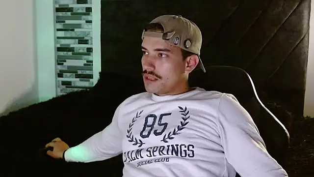 Snapshot of Ian_Daviz chatting on March 24, 1:32 am Ian Daviz online show from March 24, 1:32 am