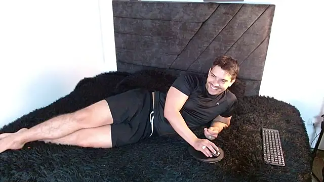 Snapshot of Ian_Daviz chatting on March 27, 6:40 pm Ian Daviz online show from March 27, 6:40 pm