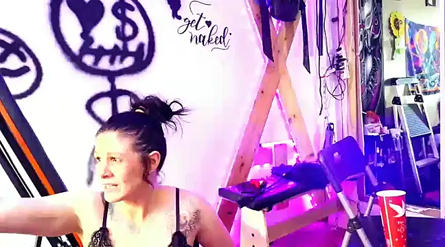 Snapshot of KRYZTALYNXXX chatting on December 8, 5:01 pm KRYZTALYNXXX online show from December 8, 5:01 pm