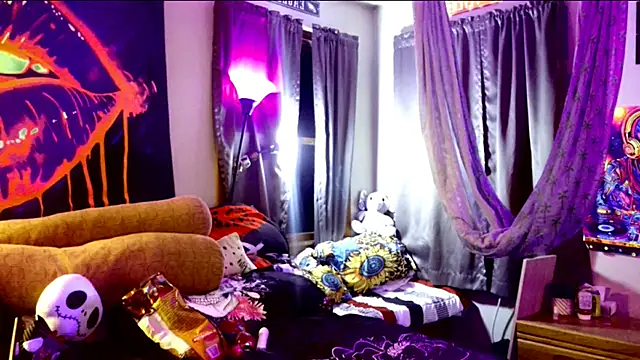 Snapshot of KRYZTALYNXXX chatting on February 20, 7:45 am KRYZTALYNXXX online show from February 20, 7:45 am