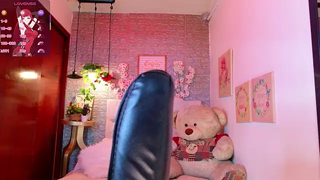 meghan nill online show from February 26, 3:05 am