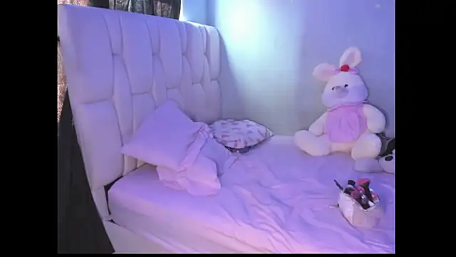 KittyKlum online show from March 21, 7:35 pm