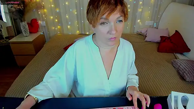 Snapshot of Katherine_Fox chatting on January 11, 11:12 am Katherine Fox online show from January 11, 11:12 am