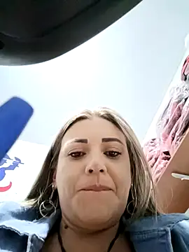 Snapshot of Isabellaa_Garcia_ chatting on February 1, 9:40 pm Isabellaa Garcia online show from February 1, 9:40 pm