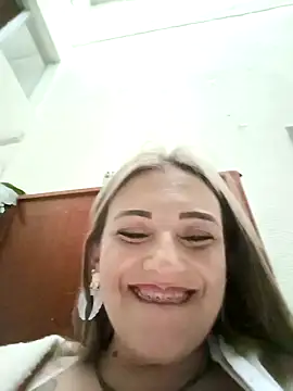 Snapshot of Isabellaa_Garcia_ chatting on February 3, 10:21 pm Isabellaa Garcia online show from February 3, 10:21 pm