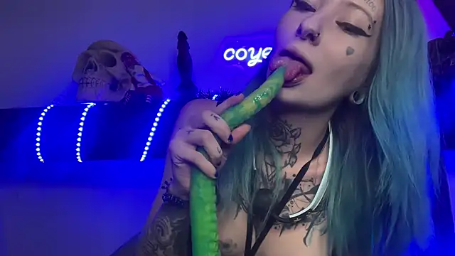 coyemoo online show from January 10, 4:01 am