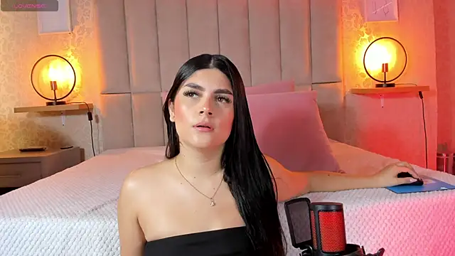 Amy-Saenz online show from October 25, 4:13 pm