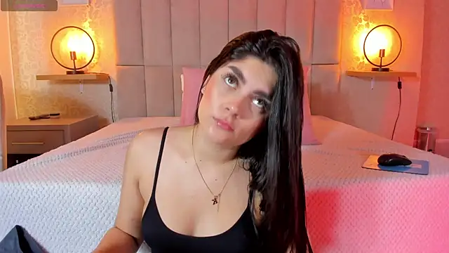 Amy-Saenz online show from December 4, 3:10 pm