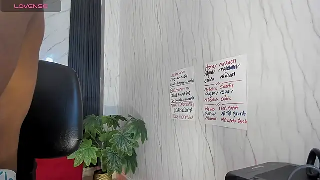 Snapshot of Jack_Muscles69_ chatting on December 20, 12:05 pm Jack Muscles69 online show from December 20, 12:05 pm