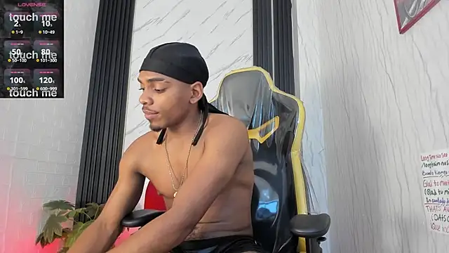 Snapshot of Jack_Muscles69_ chatting on February 2, 3:39 pm Jack Muscles69 online show from February 2, 3:39 pm