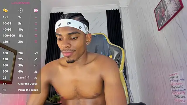 Snapshot of Jack_Muscles69_ chatting on March 15, 9:52 am Jack Muscles69 online show from March 15, 9:52 am