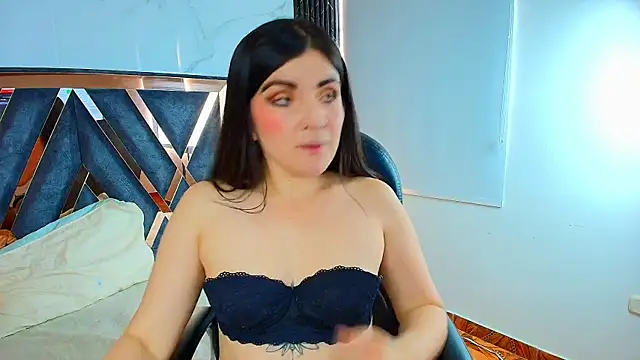 Snapshot of Amara_vega chatting on October 23, 12:26 pm Amara vega online show from October 23, 12:26 pm