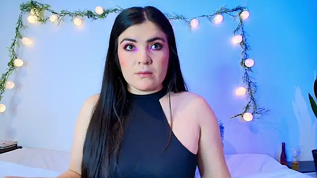 Snapshot of Amara_vega chatting on April 8, 8:14 am Amara vega online show from April 8, 8:14 am