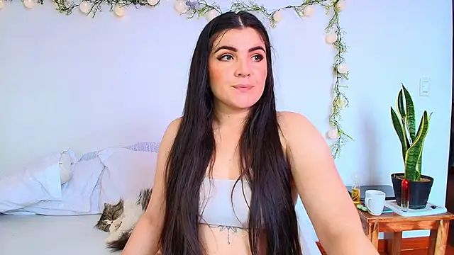 Snapshot of Amara_vega chatting on April 23, 3:14 pm Amara vega online show from April 23, 3:14 pm