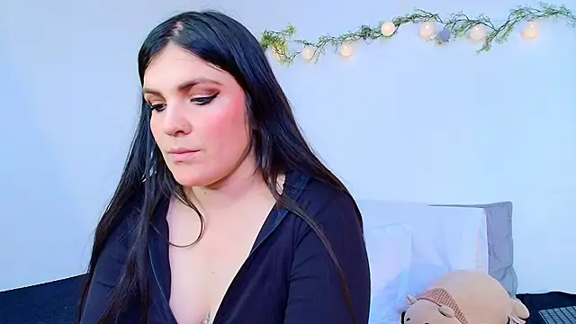 Snapshot of Amara_vega chatting on May 8, 4:34 pm Amara vega online show from May 8, 4:34 pm