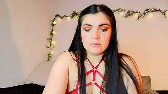Snapshot of Amara_vega chatting on May 16, 1:43 pm Amara vega online show from May 16, 1:43 pm